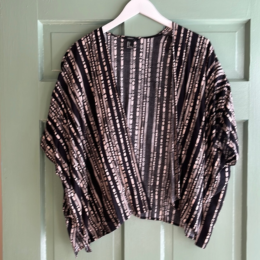 Forever 21 cover shirt. Size small